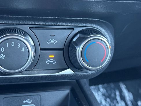 Certified 2025 Nissan Kicks S image 31