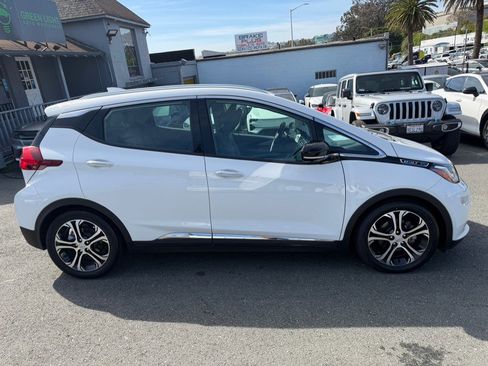 Used 2019 Chevrolet Bolt Premier w/ Infotainment Package image 4