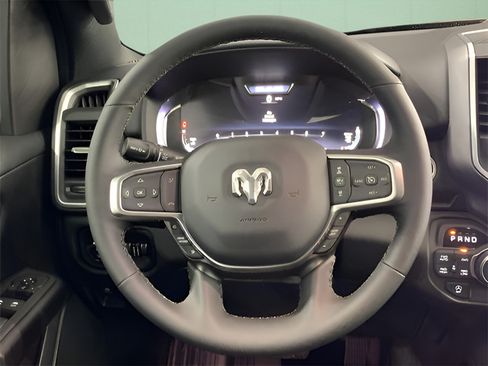 Used 2025 RAM 1500 Big Horn AWD/4WD image 23
