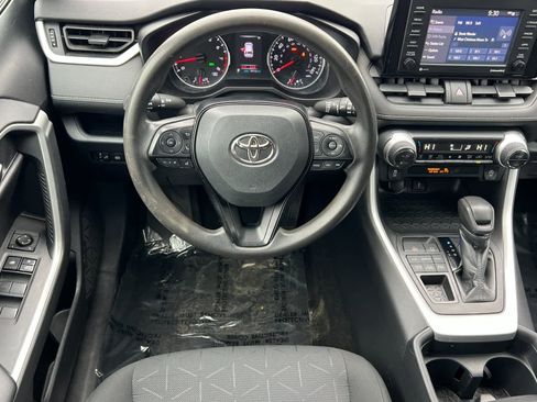Used 2020 Toyota RAV4 XLE image 14