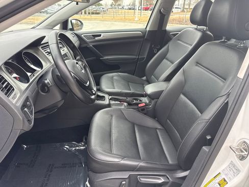 Used 2017 Volkswagen Golf Wolfsburg Edition image 13