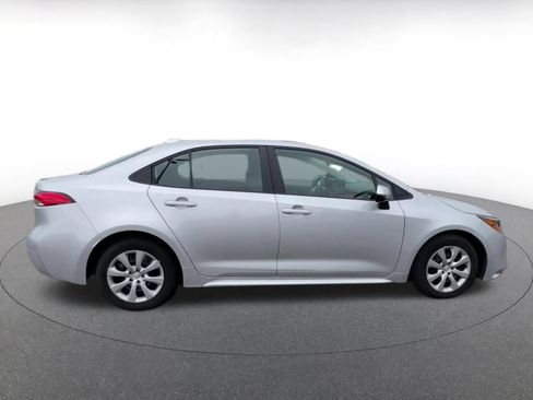 Used 2025 Toyota Corolla LE FWD image 13