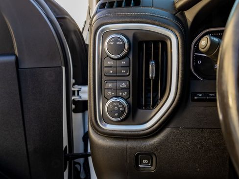 Used 2022 GMC Sierra 2500 Denali w/ Denali Ultimate Package image 22