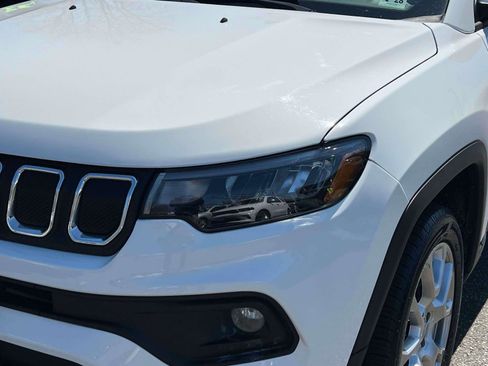 Used 2022 Jeep Compass Latitude image 7