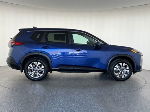 Used 2022 Nissan Rogue SV image 7