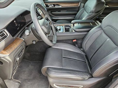 Used 2024 Jeep Grand Wagoneer Series I w/ HD Trailer Tow Package image 12