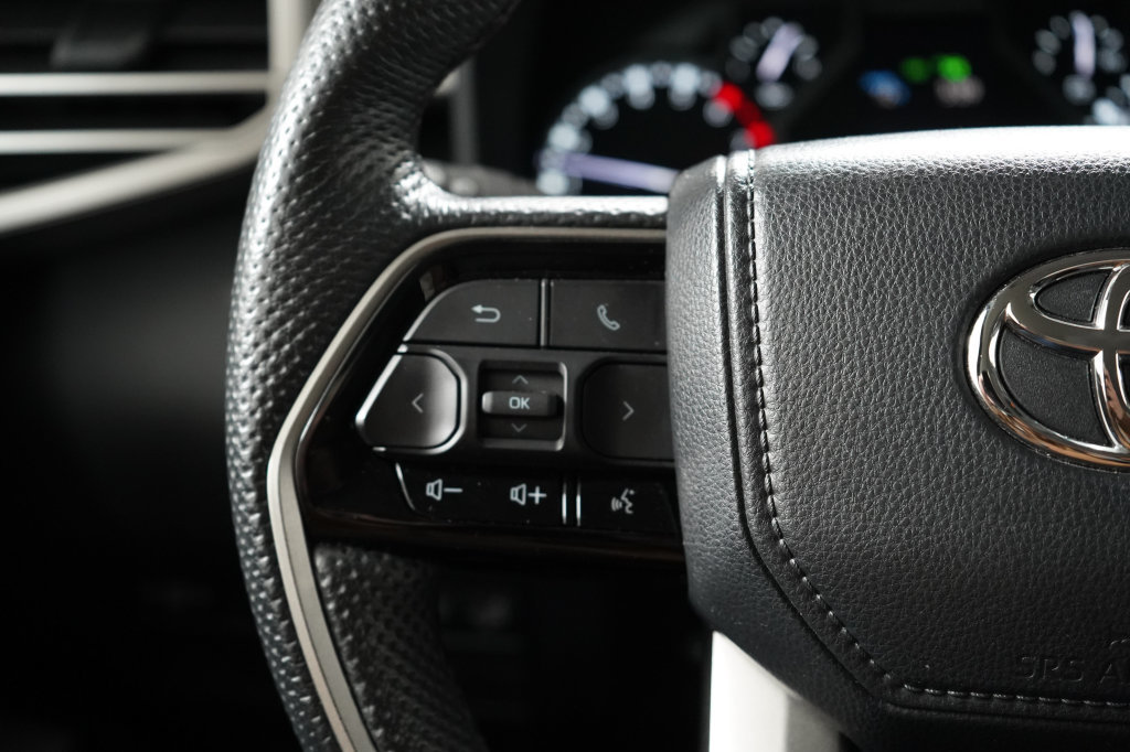 Used 2023 Toyota Tundra Limited AWD/4WD image 16