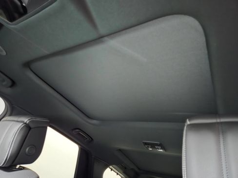 New 2026 Land Rover Discovery Dynamic SE AWD/4WD image 12