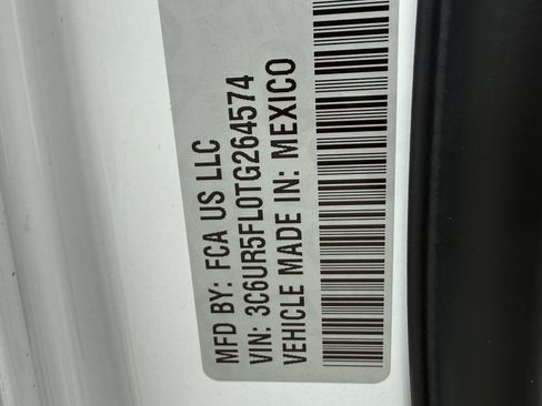 New 2026 RAM 2500 Laramie AWD/4WD image 18