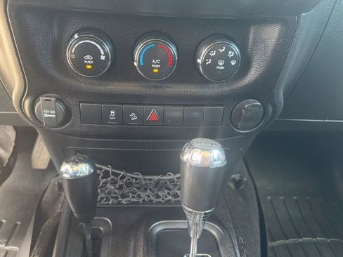 Used 2016 Jeep Wrangler Unlimited Sport AWD/4WD image 18