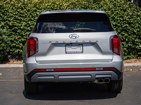 Used 2023 Hyundai Palisade Limited w/ Cargo Package FWD image 5