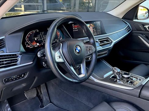 Used 2022 BMW X7 xDrive40i w/ Parking Assistance Package image 17