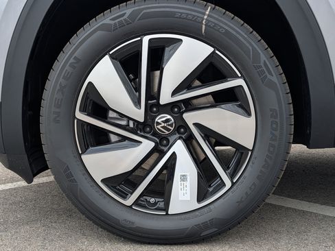 New 2026 Volkswagen Atlas SE AWD/4WD image 4