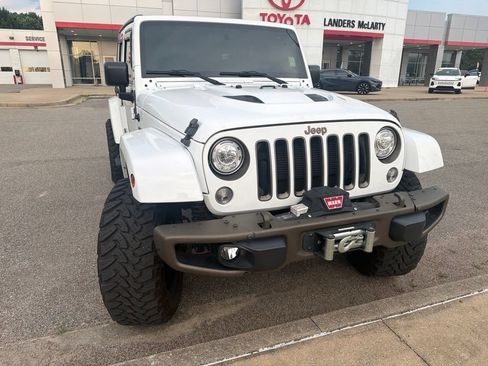 Used 2017 Jeep Wrangler Unlimited Sahara AWD/4WD image 17