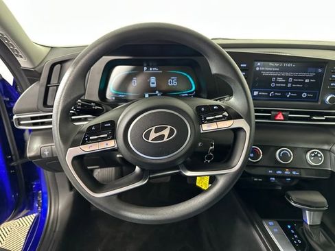 Used 2024 Hyundai Elantra SE image 14