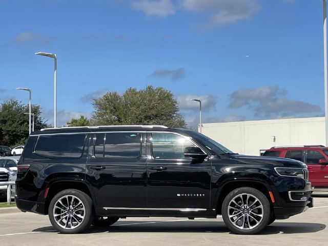 Used 2023 Jeep Wagoneer Series III w/ Premium Group I AWD/4WD image 3