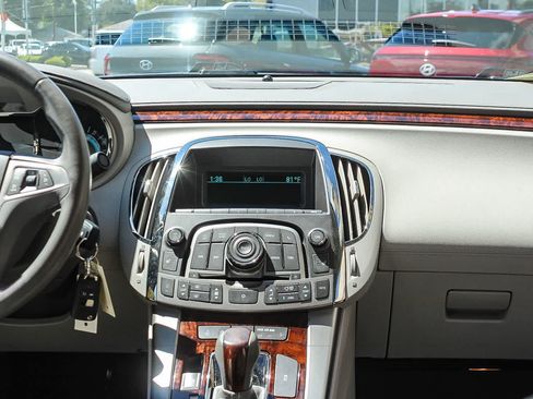 Used 2011 Buick LaCrosse CXL FWD image 17