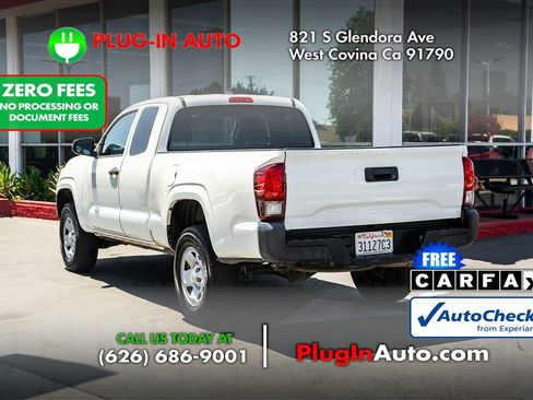 Used 2021 Toyota Tacoma SR RWD image 2