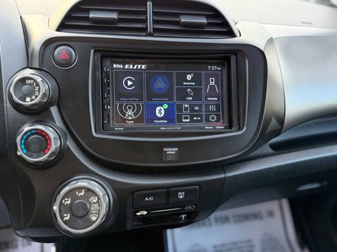 Used 2009 Honda Fit Sport image 11
