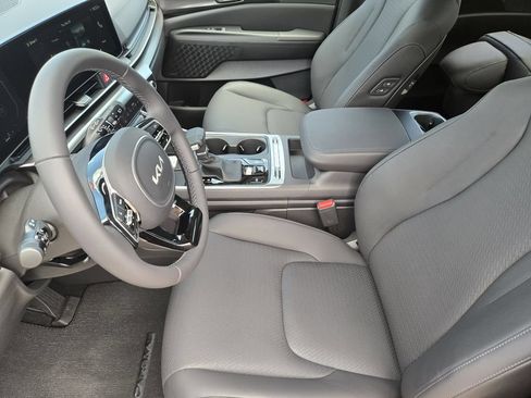 New 2026 Kia Carnival SX Prestige FWD image 9