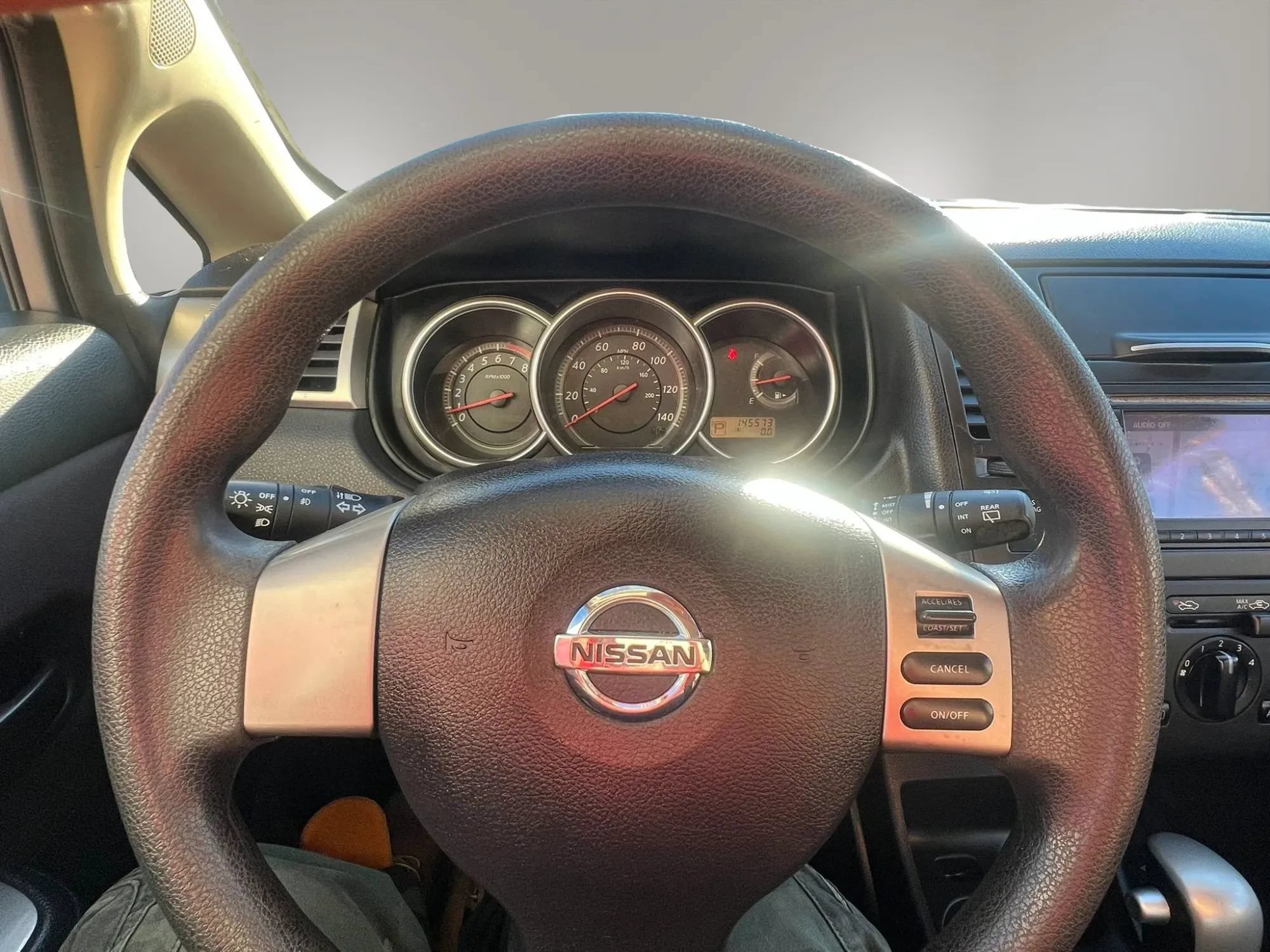 Used 2011 Nissan Versa Hatchback w/ Navigation/Satellite Pkg FWD image 16