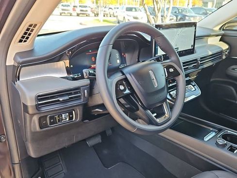 Used 2023 Lincoln Corsair FWD image 15