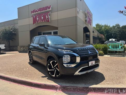 Used 2024 Mitsubishi Outlander SE AWD/4WD image 1