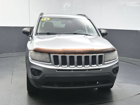 Used 2016 Jeep Compass Sport FWD image 3