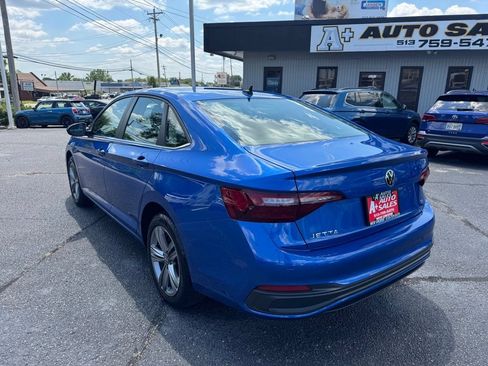 Used 2024 Volkswagen Jetta SE FWD image 8