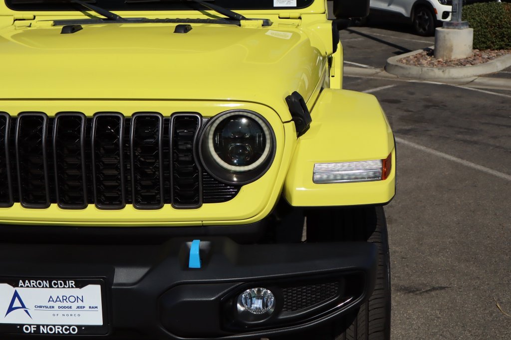 Used 2024 Jeep Wrangler Unlimited AWD/4WD image 8
