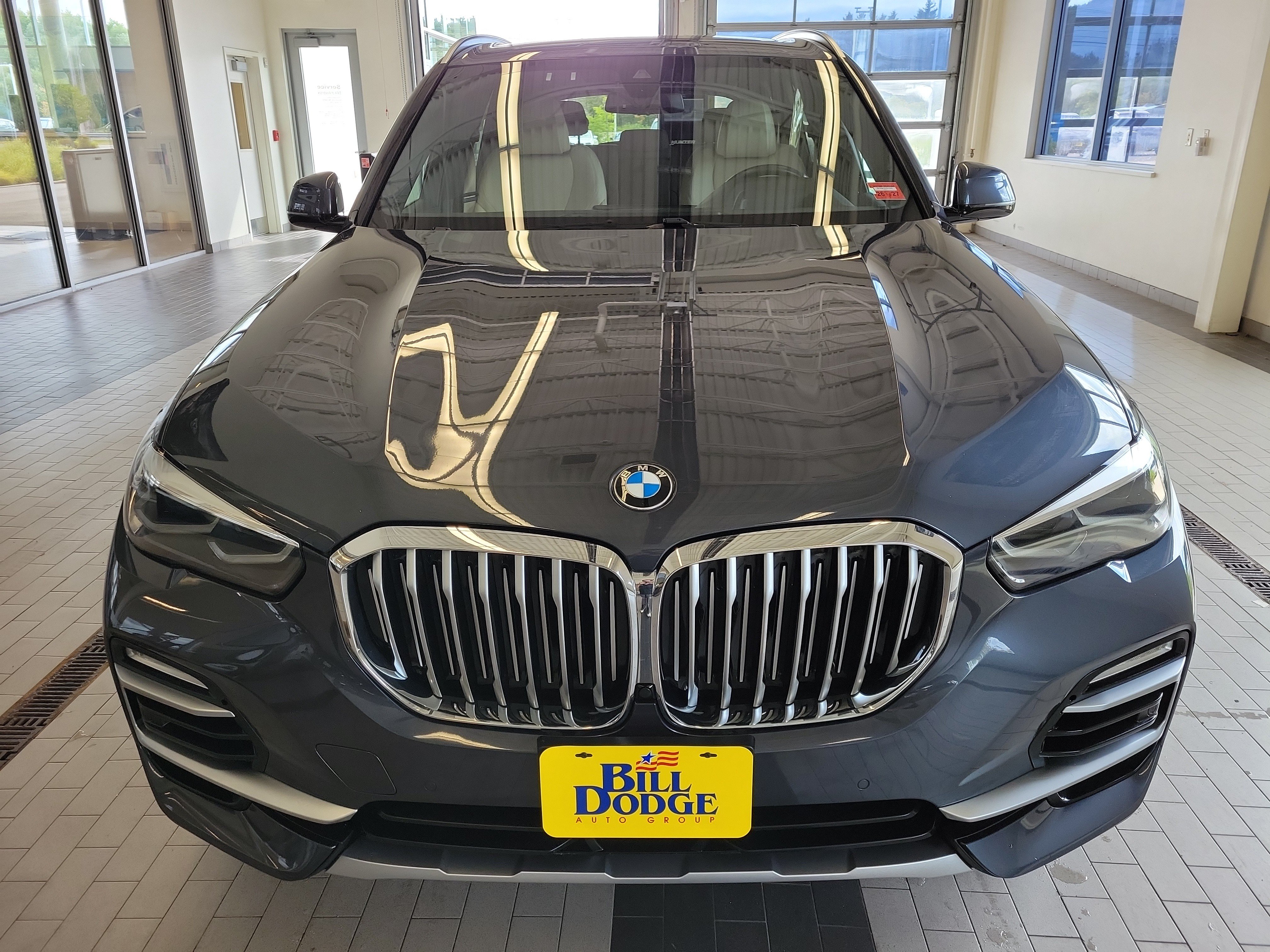 Used 2019 BMW X5 xDrive40i w/ Premium Package 2 AWD/4WD image 2