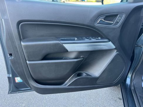 Used 2020 Chevrolet Colorado LT AWD/4WD image 12