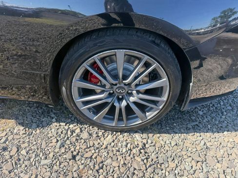 Used 2017 INFINITI Q60 Red Sport 400 AWD/4WD image 9