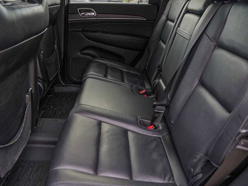 Used 2018 Jeep Grand Cherokee Limited image 29