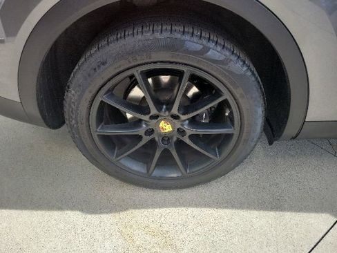 Used 2020 Porsche Cayenne AWD/4WD image 14