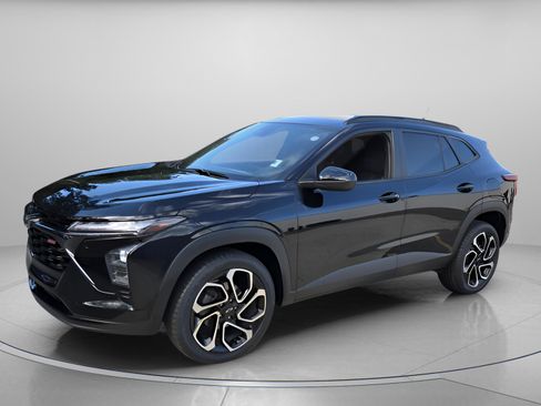 Used 2024 Chevrolet Trax RS image 2
