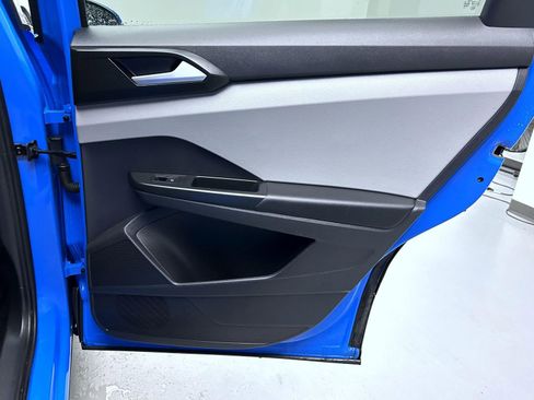 Used 2022 Volkswagen Taos SEL image 16