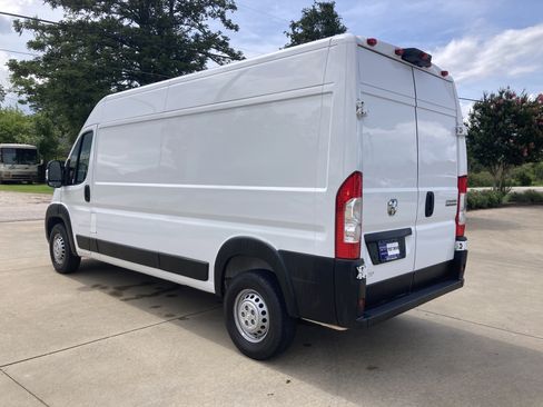 Used 2024 RAM ProMaster 2500 w/ Convenience Group FWD image 10
