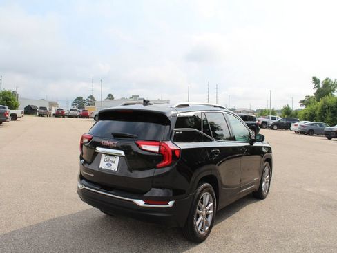 Used 2022 GMC Terrain SLT w/ Infotainment Package II FWD image 7