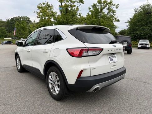 Used 2022 Ford Escape SE w/ Convenience Package FWD image 2