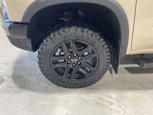 Used 2022 Chevrolet Silverado 1500 ZR2 w/ Technology Package image 10