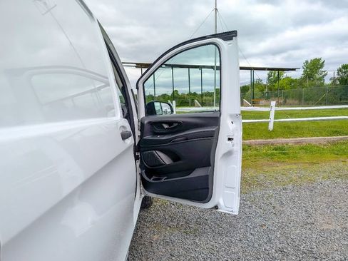 Used 2022 Mercedes-Benz Metris image 18