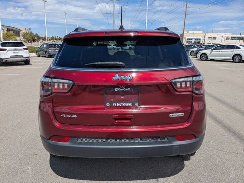 Used 2022 Jeep Compass Latitude AWD/4WD image 4