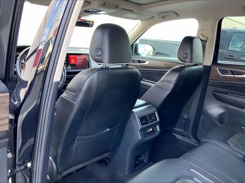 Used 2024 Volkswagen Atlas SEL Premium R-Line AWD/4WD image 12