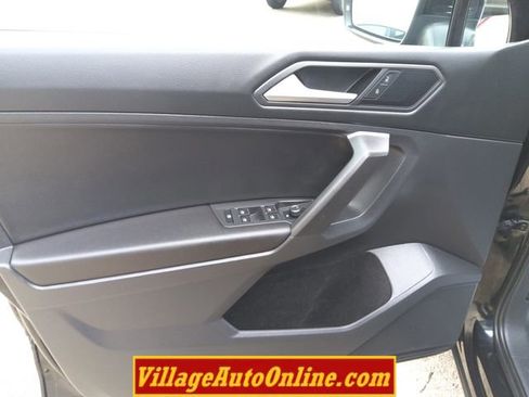 Used 2021 Volkswagen Tiguan SE R-Line image 25