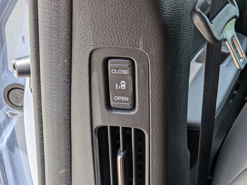 Used 2023 Honda Odyssey Elite image 17