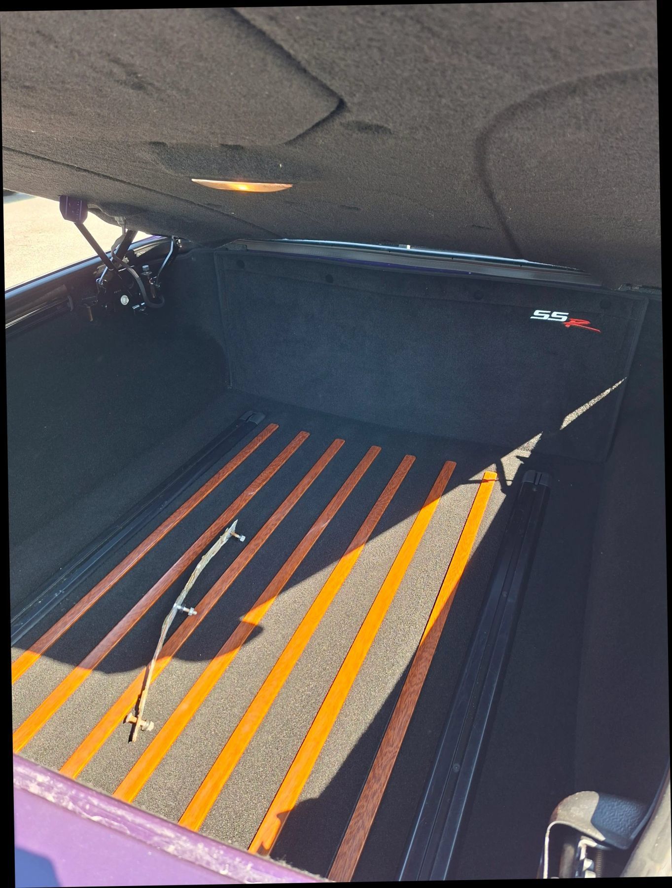 Used 2004 Chevrolet SSR w/ Preferred Equipment Group RWD image 9