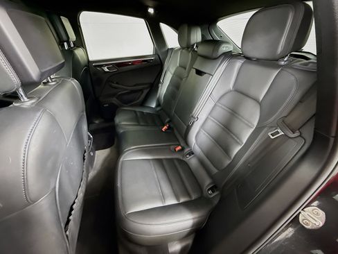 Certified 2020 Porsche Macan S image 22