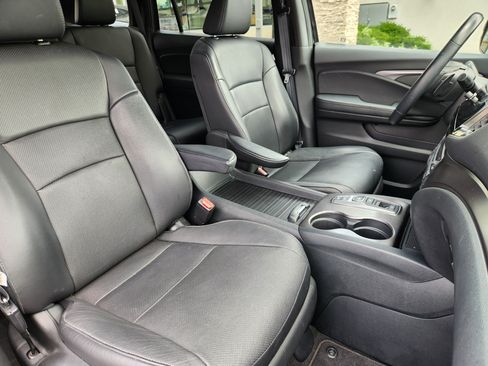 Used 2023 Honda Passport EX-L image 11