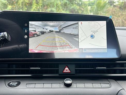 New 2025 Hyundai Elantra SEL image 23